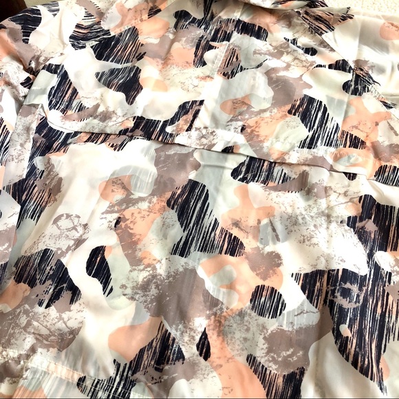 NYDJ Printed Sports Camo Lightweight Windbreaker - Picture 14 of 14